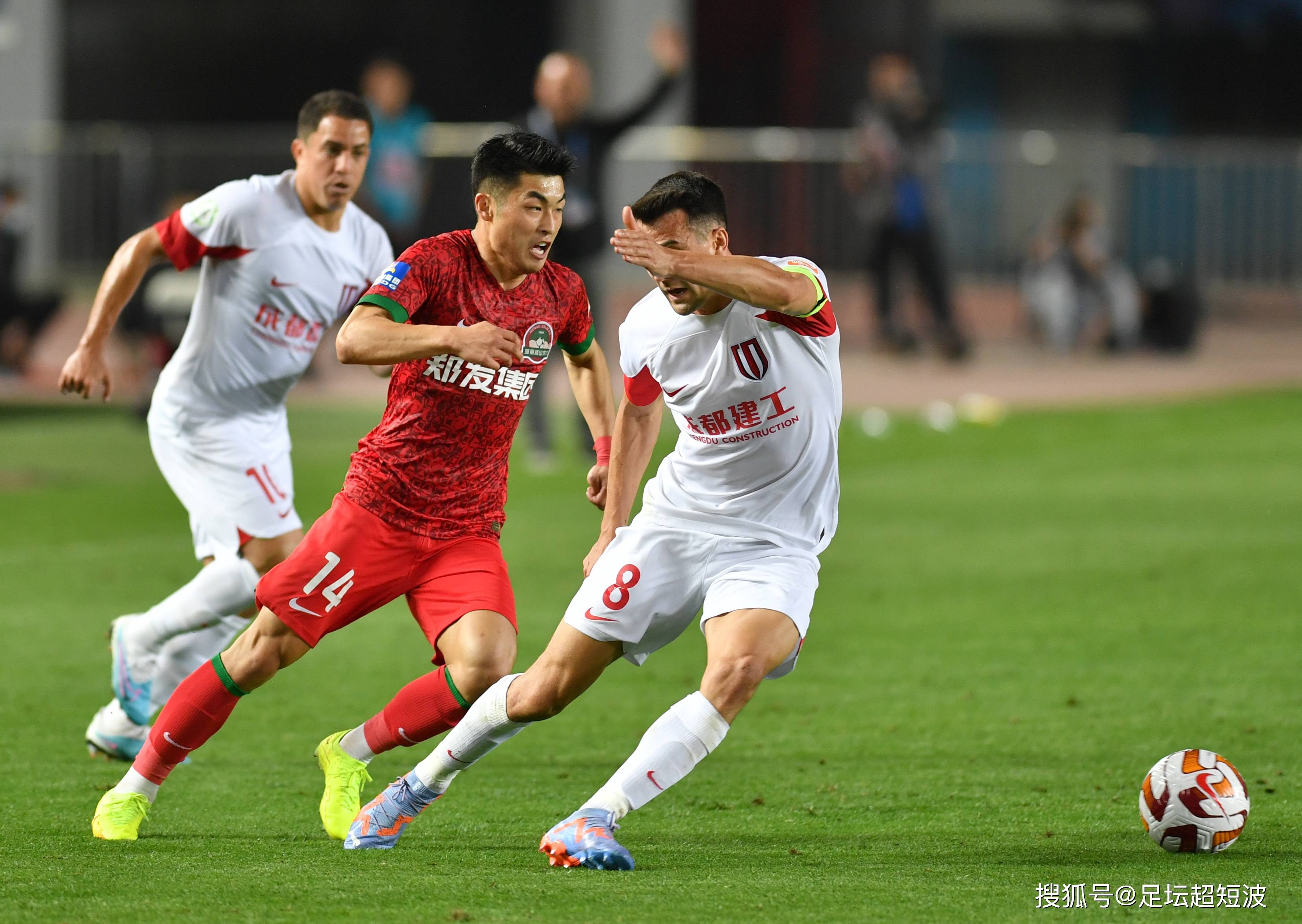 与优秀的团 与优秀的团